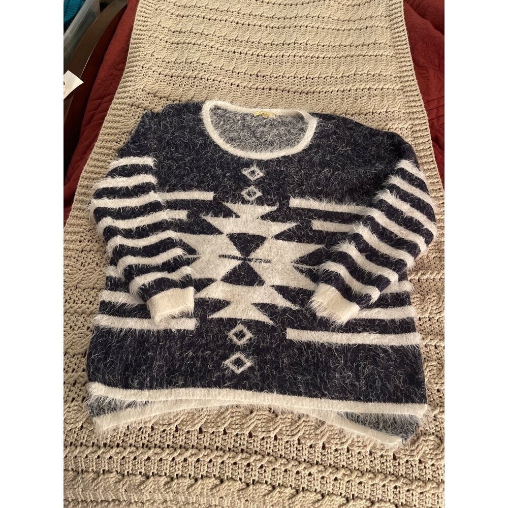 Cecico‎ Womens Aztec Pattern Eyelash Sweater Large Southwest Black & White